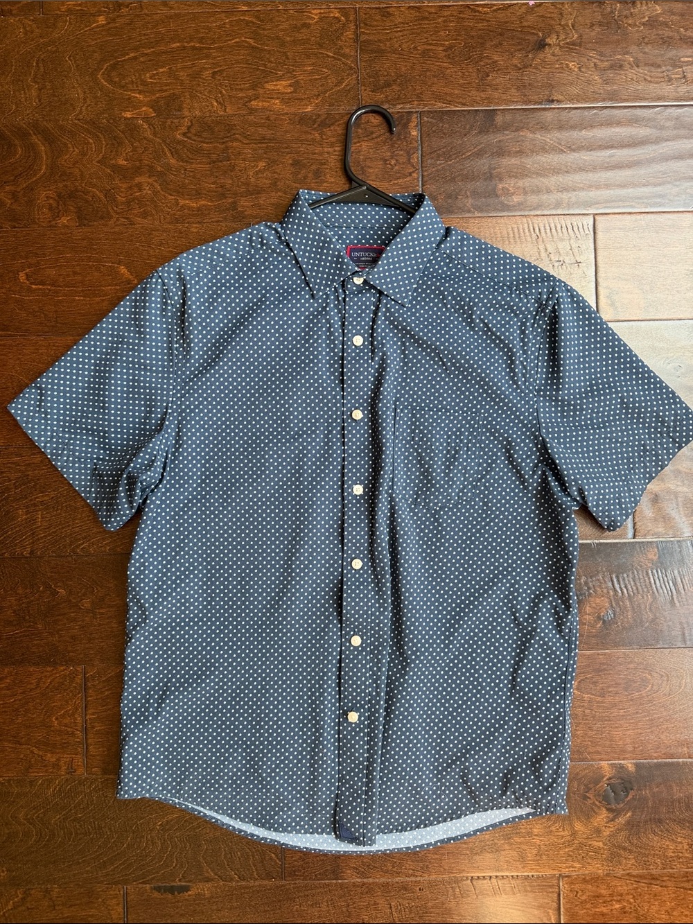 Men's Navy Blue Untuck It Short-Sleeve Button-Up Shirt with Dot Print